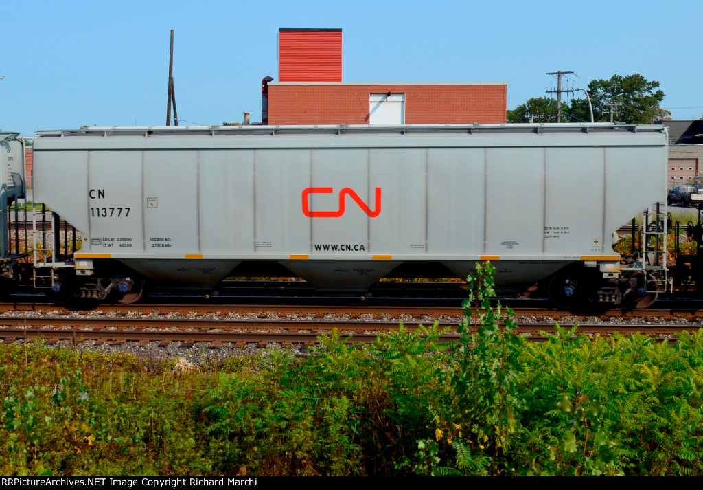 CN 113777